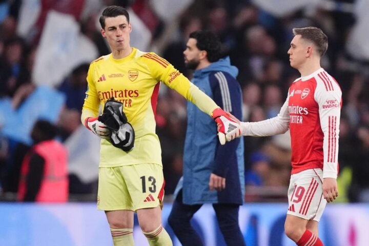Gary Neville criticises Kepa Arrizabalaga's tactics as Arsenal falters in Carabao Cup final