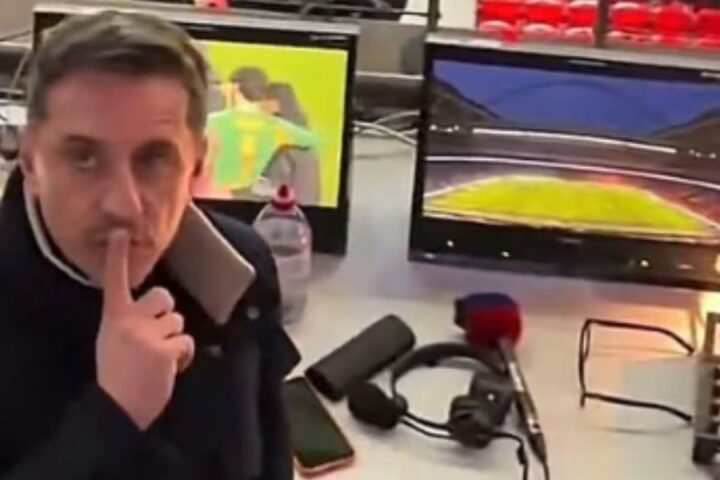 Gary Neville responds to verbal abuse from Manchester City fan during Carabao Cup final