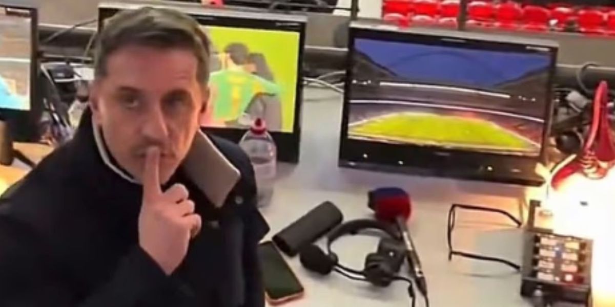 Gary Neville responds to verbal abuse from Manchester City fan during Carabao Cup final