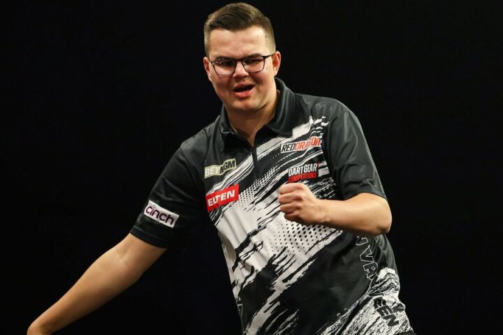 Gian van Veen withdraws from Premier League Darts in Dublin due to health issues