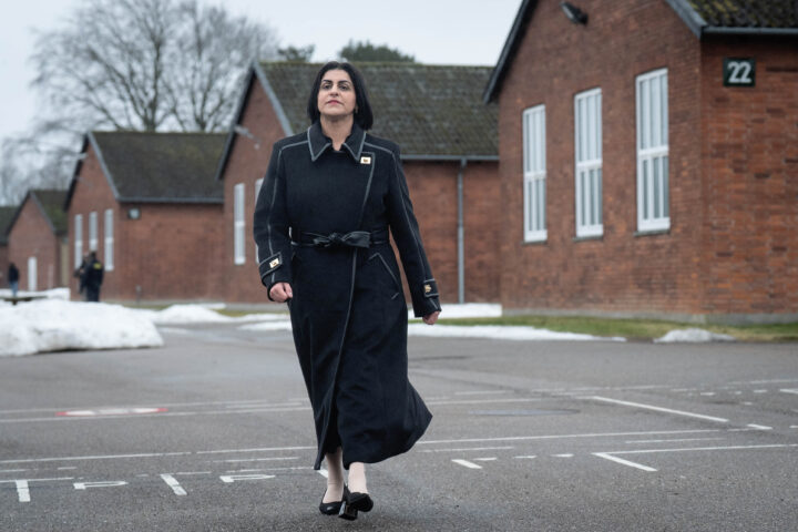 Illegal migrant families can receive up to £40,000 to leave the UK voluntarily