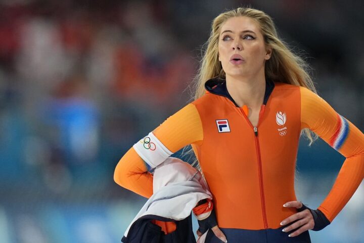 Jutta Leerdam's Olympic suit auctioned for €195,000, setting new record