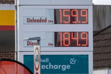 Keir Starmer's leadership questioned as he avoids tough decisions on energy and national security