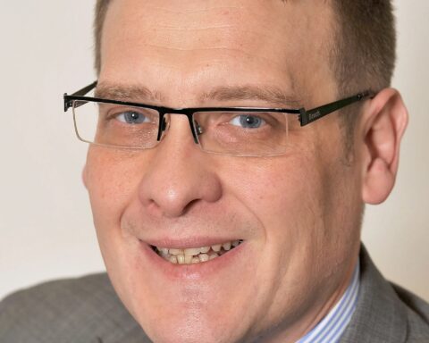 Labour MP Karl Turner suspended from party whip after criticising jury trial reforms