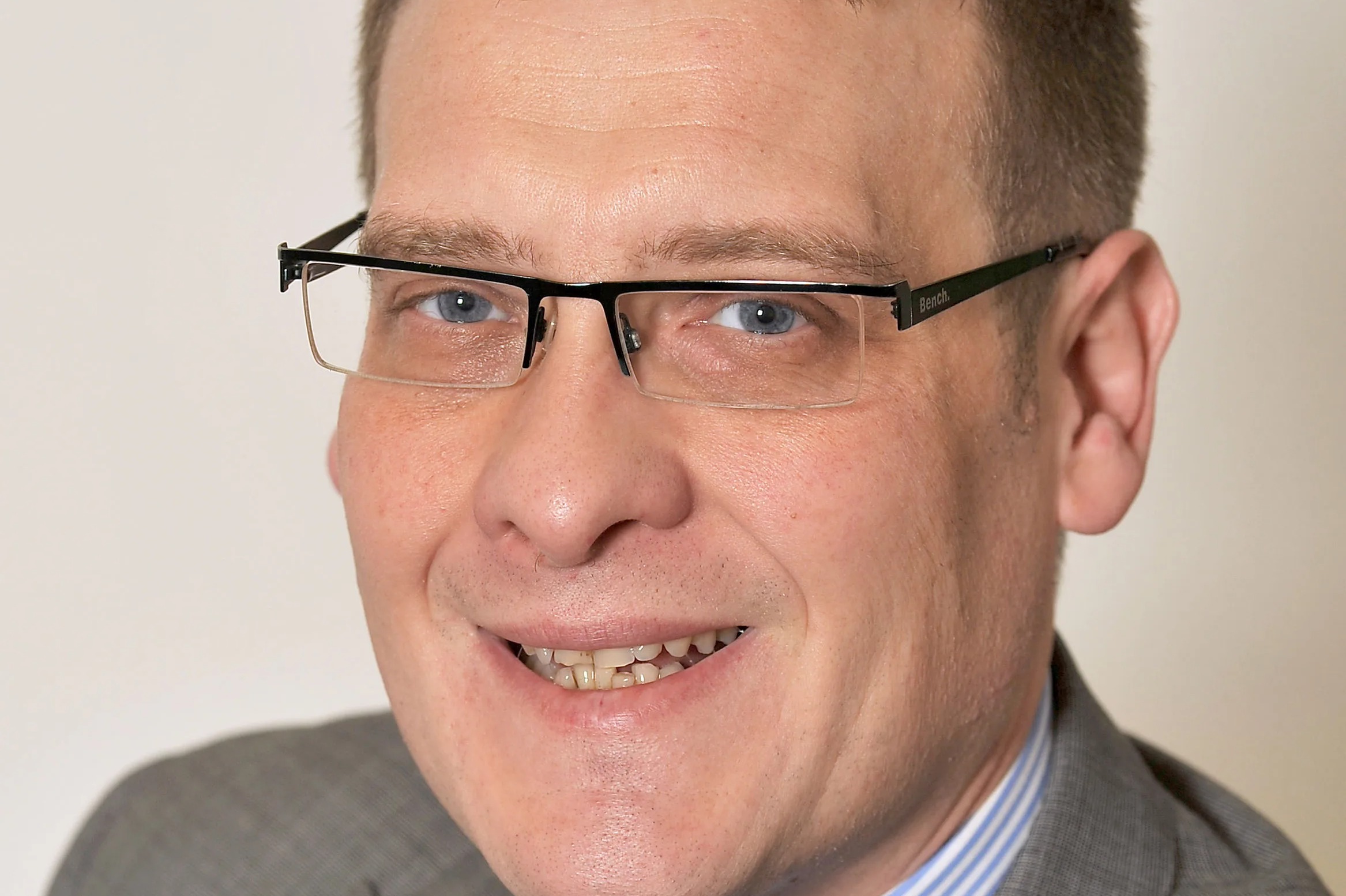 Labour MP Karl Turner suspended from party whip after criticising jury trial reforms