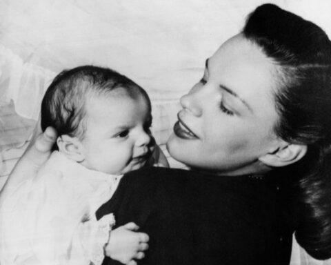 Liza Minnelli opens up about her life with Judy Garland in new memoir