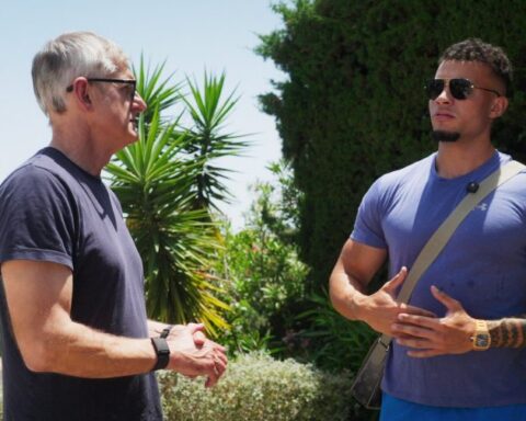 Louis Theroux exposes the toxic dynamics of the manosphere in new Netflix documentary