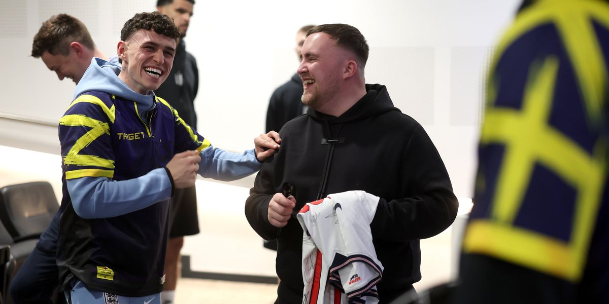 Luke Littler surprises England football squad with darts challenge ahead of World Cup