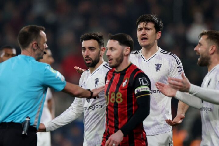 Manchester United to file official complaint over referee decisions in Bournemouth draw