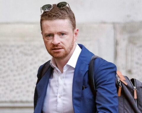 Met Police release transcript of 999 call from Morgan McSweeney about stolen phone