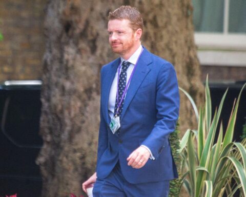 Metropolitan Police criticized for closing investigation into stolen phone of Keir Starmer’s aide