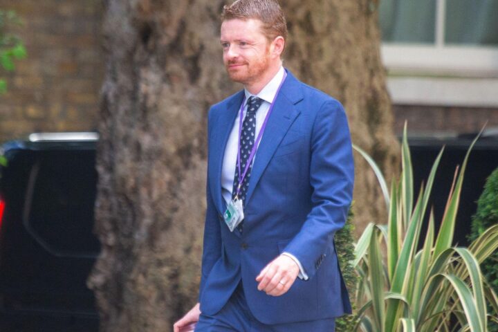 Metropolitan Police criticized for closing investigation into stolen phone of Keir Starmer’s aide