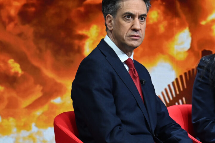 Miliband faces backlash over appointment of civil servant who heats home with oil boiler