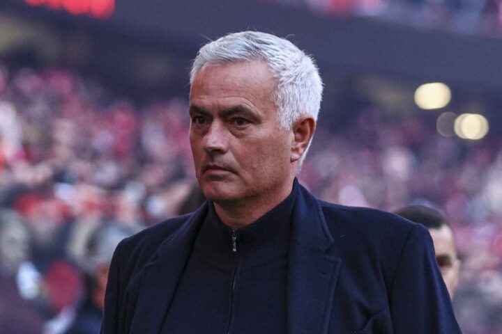 Mourinho responds to criticism from Porto coach after red card incident