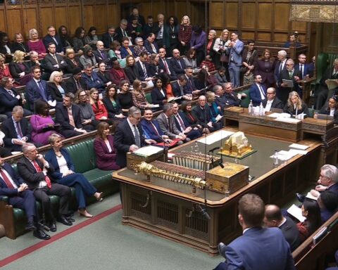 MPs to receive pay rise to nearly £100,000, outpacing nurses' salary increase