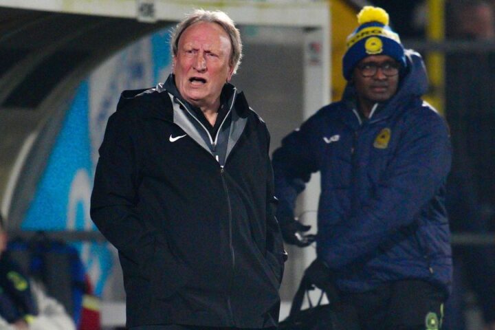 Neil Warnock expected to resign as Torquay manager after just two weeks in charge