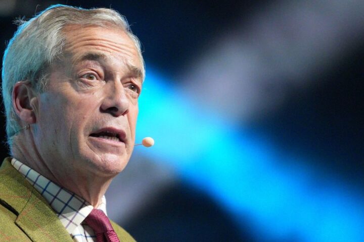 Nigel Farage invited to Sunderland's Stadium of Light after Ipswich visit controversy