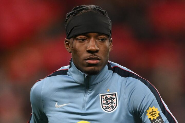 Noni Madueke leaves Wembley with knee brace after injury in England's draw against Uruguay