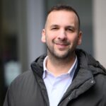 Poll shows Green Party support drops sharply after voters learn about leader's past