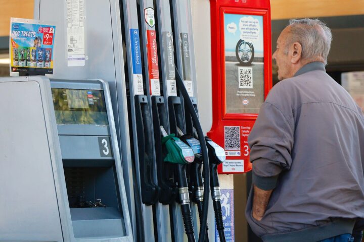 Prime Minister considers extending 5p fuel duty cut amid rising oil prices