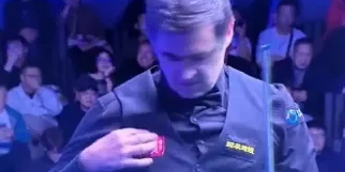 Ronnie O'Sullivan exits match over discomfort from sponsor's logo on waistcoat