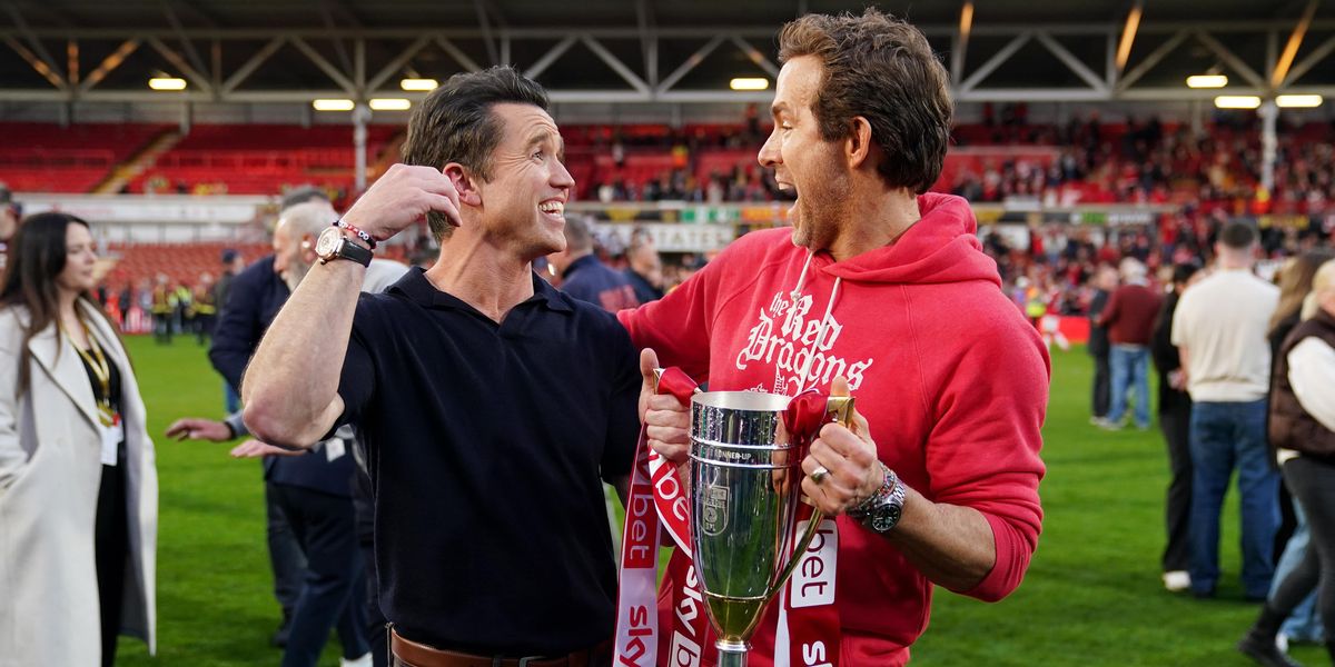 Ryan Reynolds and Rob McElhenney to provide live commentary for Wrexham's match against Swansea