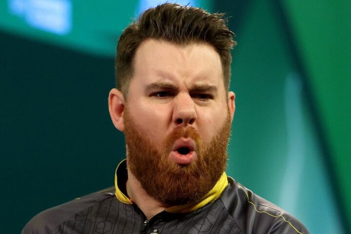 Scott Williams confronts opponent after cheating accusations during Masters qualifier