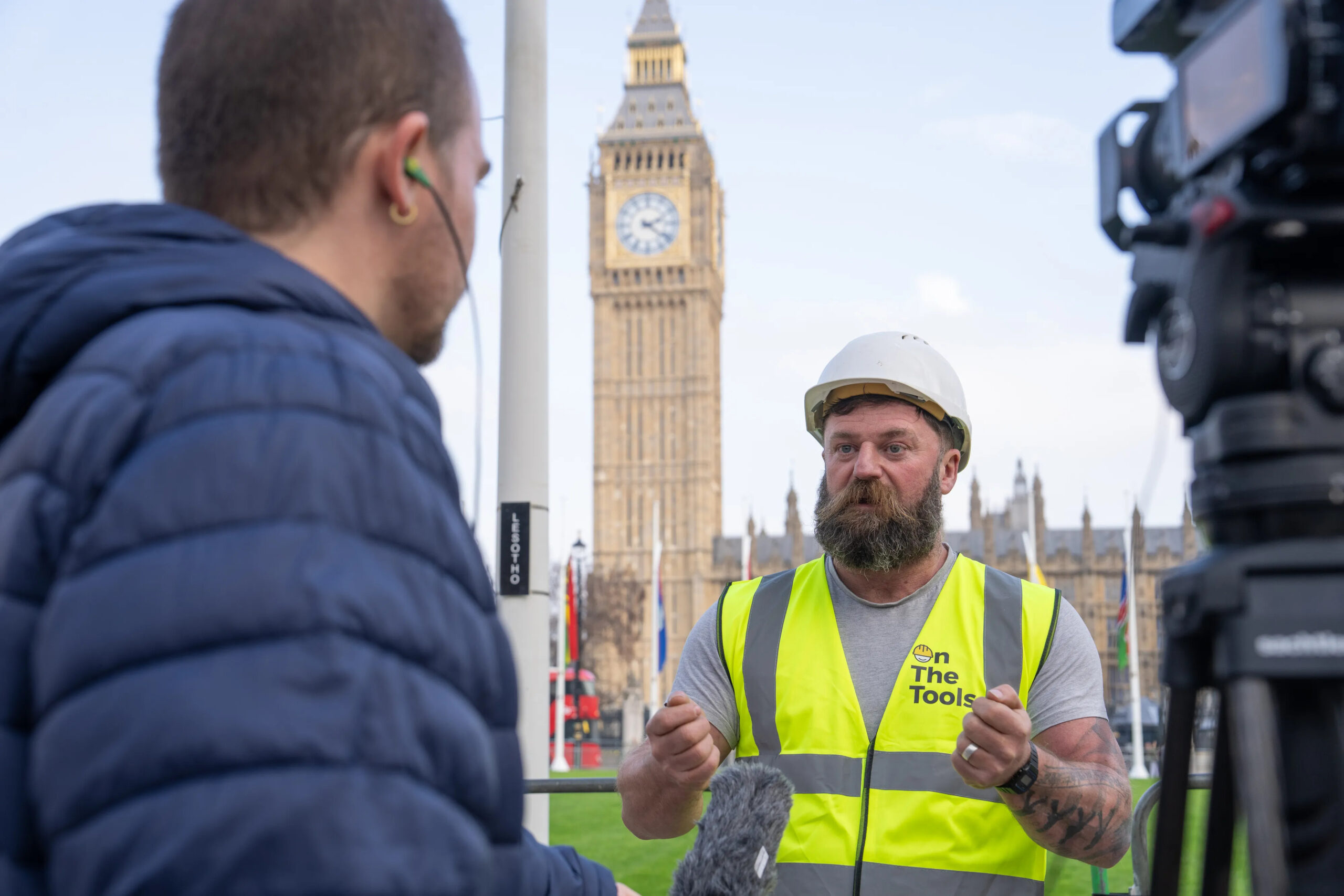 Self-employed fathers demand paternity rights amidst calls for reform in parental leave system