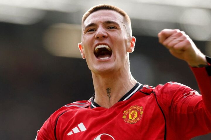 Tim Sherwood apologises to Benjamin Sesko after criticism of Manchester United star