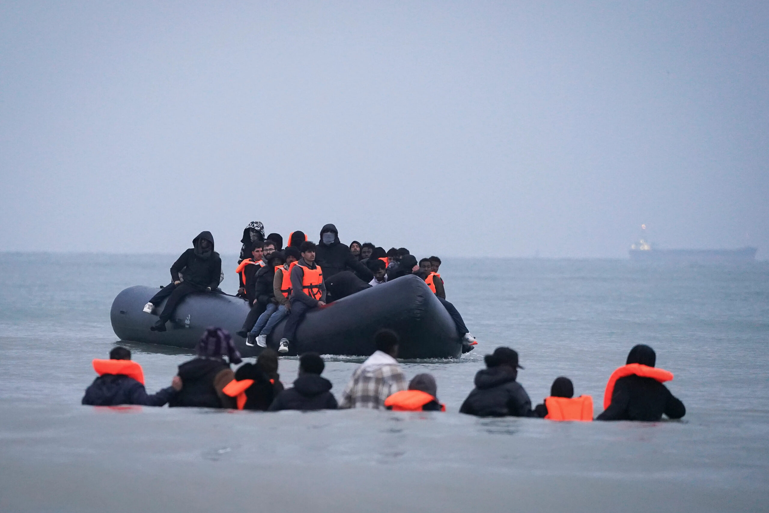 UK and France agree £16 million extension for migrant patrols, as negotiations continue