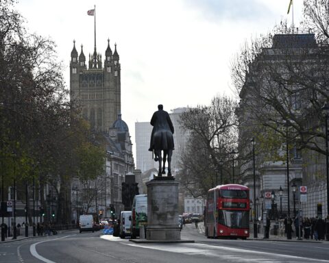 Union calls for remote work as civil servants face rising costs amid Middle East conflict