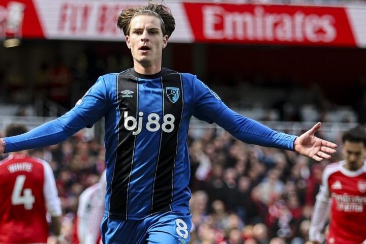 Arsenal's title hopes take a hit as Bournemouth secures 2-1 victory at the Emirates