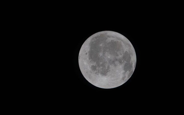 Artemis II astronauts share stunning lunar images as they approach historic moon flyby