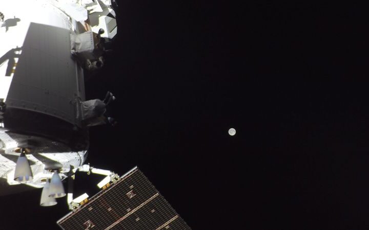 Artemis II mission set to explore uncharted lunar surface in historic flyby