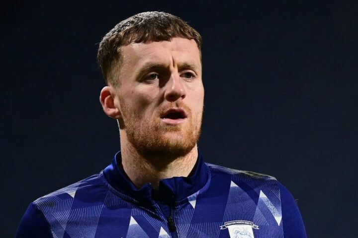 Cambridge United signs Jack Walton on emergency loan ahead of crucial promotion clash