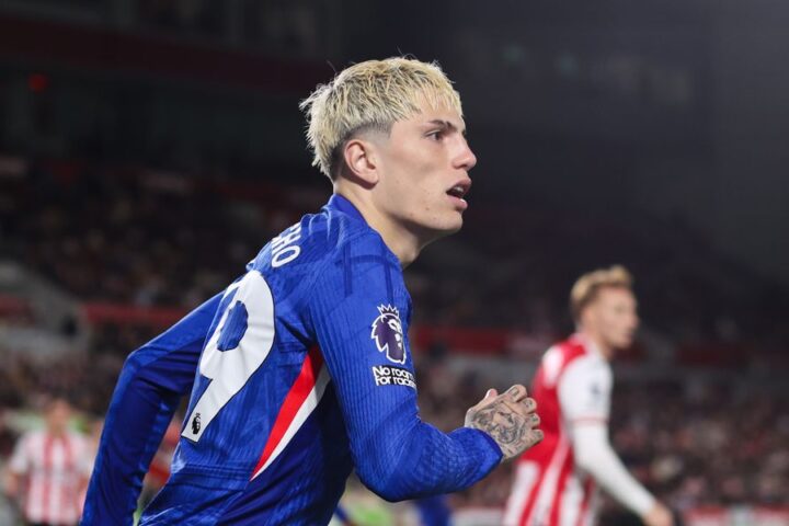 Chelsea considering sale of Alejandro Garnacho just months after £40 million signing