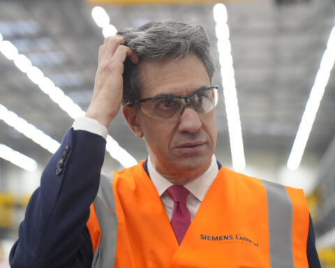 Ed Miliband faces backlash for lack of solar panels at his £1.6m London home