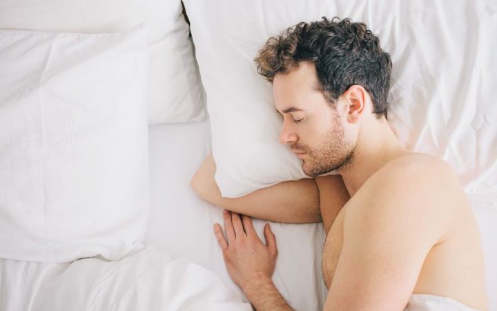Experts suggest going without sleepwear for better sleep quality