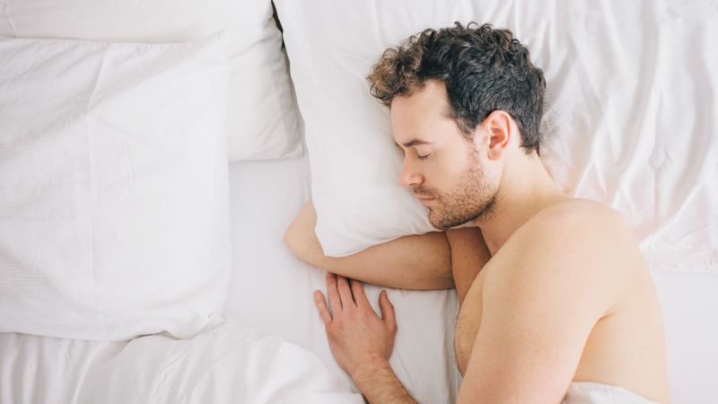 Experts suggest going without sleepwear for better sleep quality
