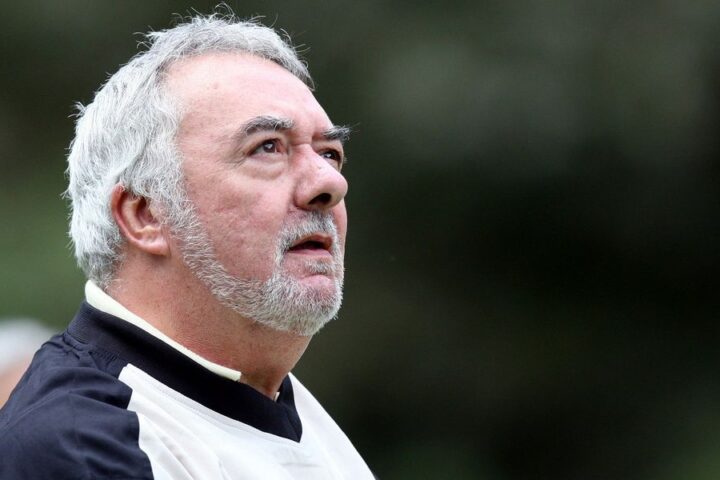 Family and friends honour John Virgo at memorial service in Sheffield