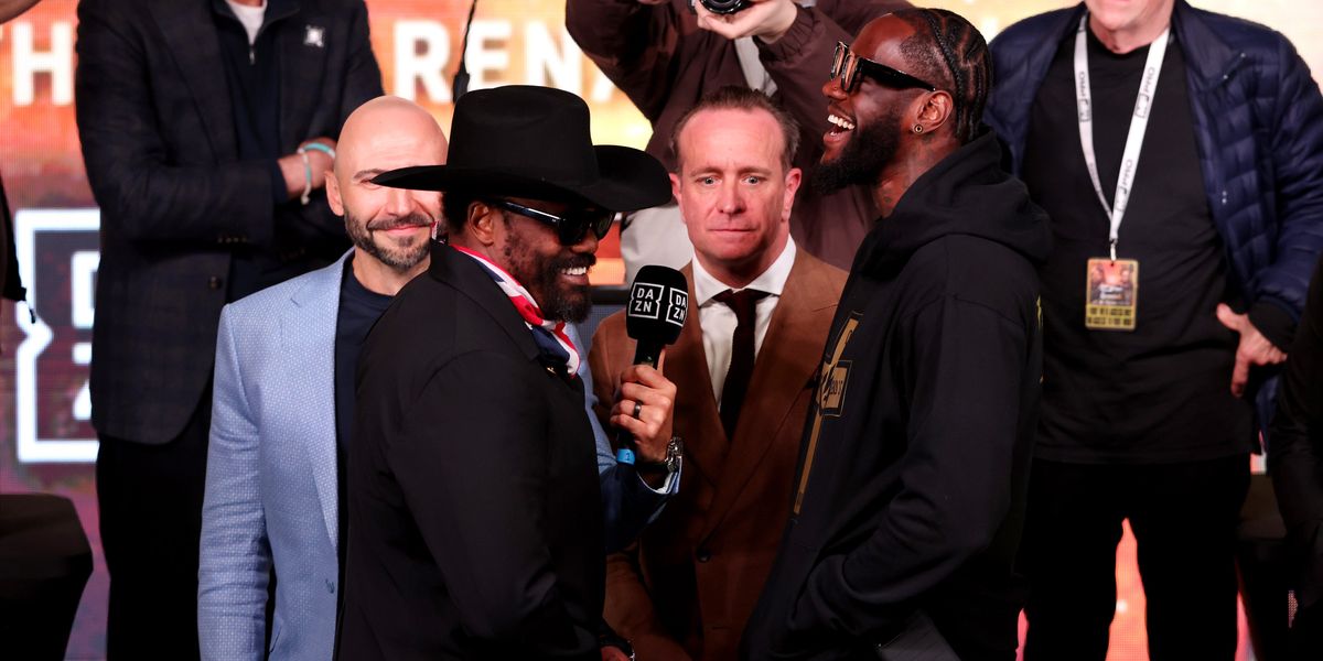 Glove dispute casts doubt on Deontay Wilder and Derek Chisora heavyweight fight