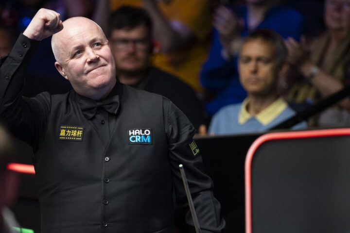 John Higgins stages stunning comeback to defeat Ronnie O'Sullivan in World Championship