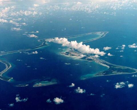 Labour postpones Chagos sovereignty deal amid escalating tensions with Donald Trump