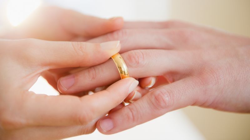 Marriage may be linked to lower cancer risk, study suggests
