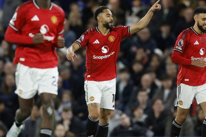 Matheus Cunha's goal secures Manchester United's win over Chelsea, boosting Champions League hopes