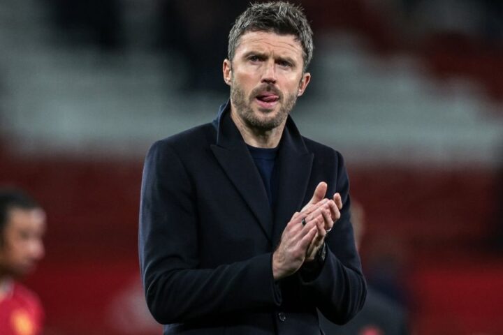 Michael Carrick criticizes red card as Manchester United fall to Leeds at Old Trafford