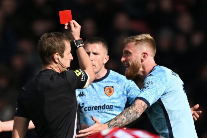 Oli McBurnie criticises referee's performance after Hull's controversial defeat to Sheffield United
