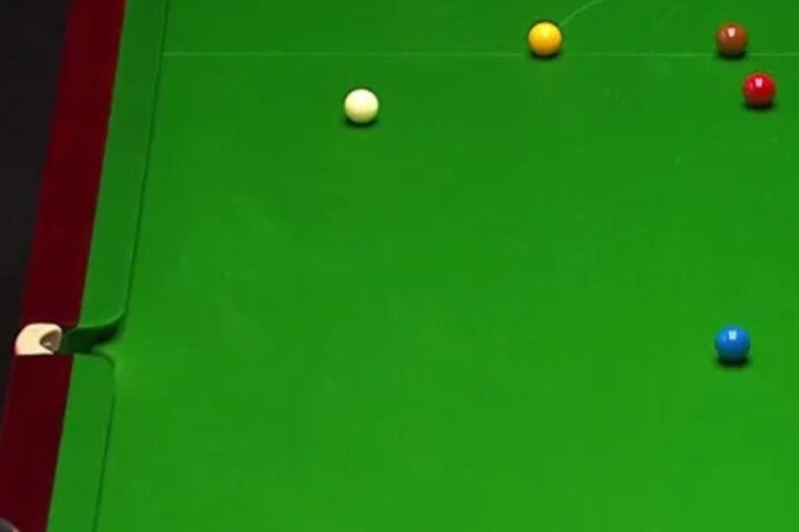 O'Sullivan reacts in frustration as Higgins stages comeback in World Snooker Championship