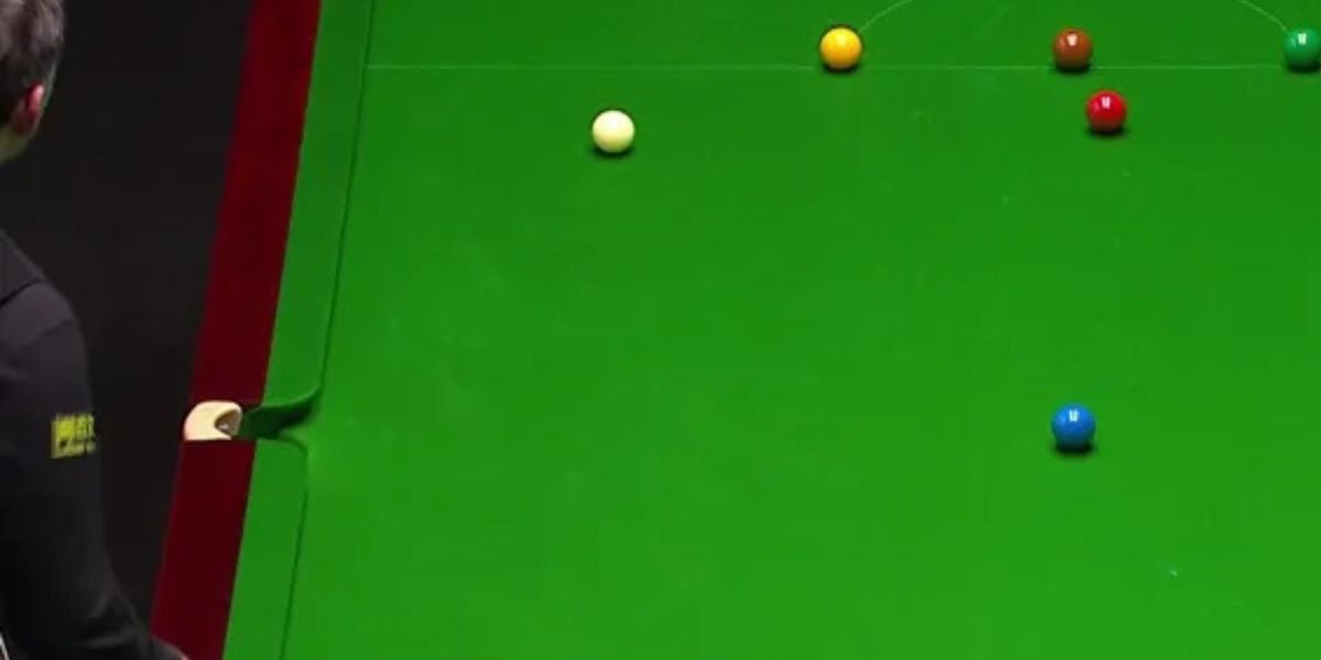 O'Sullivan reacts in frustration as Higgins stages comeback in World Snooker Championship