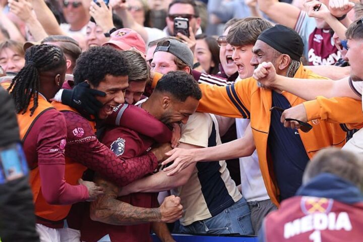 Premier League: West Ham secures late win against Everton as Spurs beat Wolves and Liverpool triumph over Crystal Palace